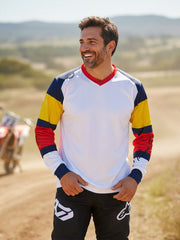 Men's V-neck long-sleeved technical sports t-shirt - white