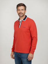 Noah - Red, dark blue, white