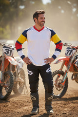 Men's V-neck long-sleeved technical sports t-shirt - white