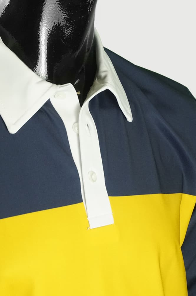 Men's collared long-sleeved technical sports shirt with lettering on the sleeve.